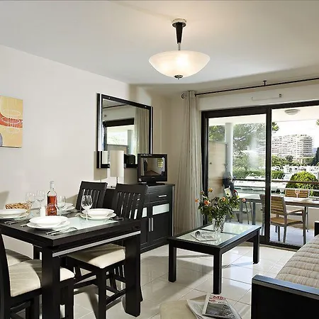 Hotel apartamentowy Vacanceole - Carre Marine Mandelieu