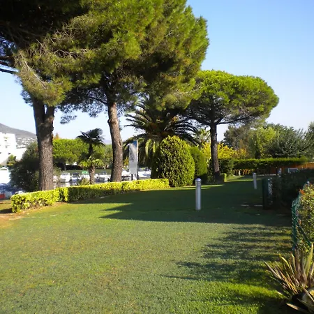 Aparthotel Vacanceole - Carre Marine Mandelieu-la-Napoule